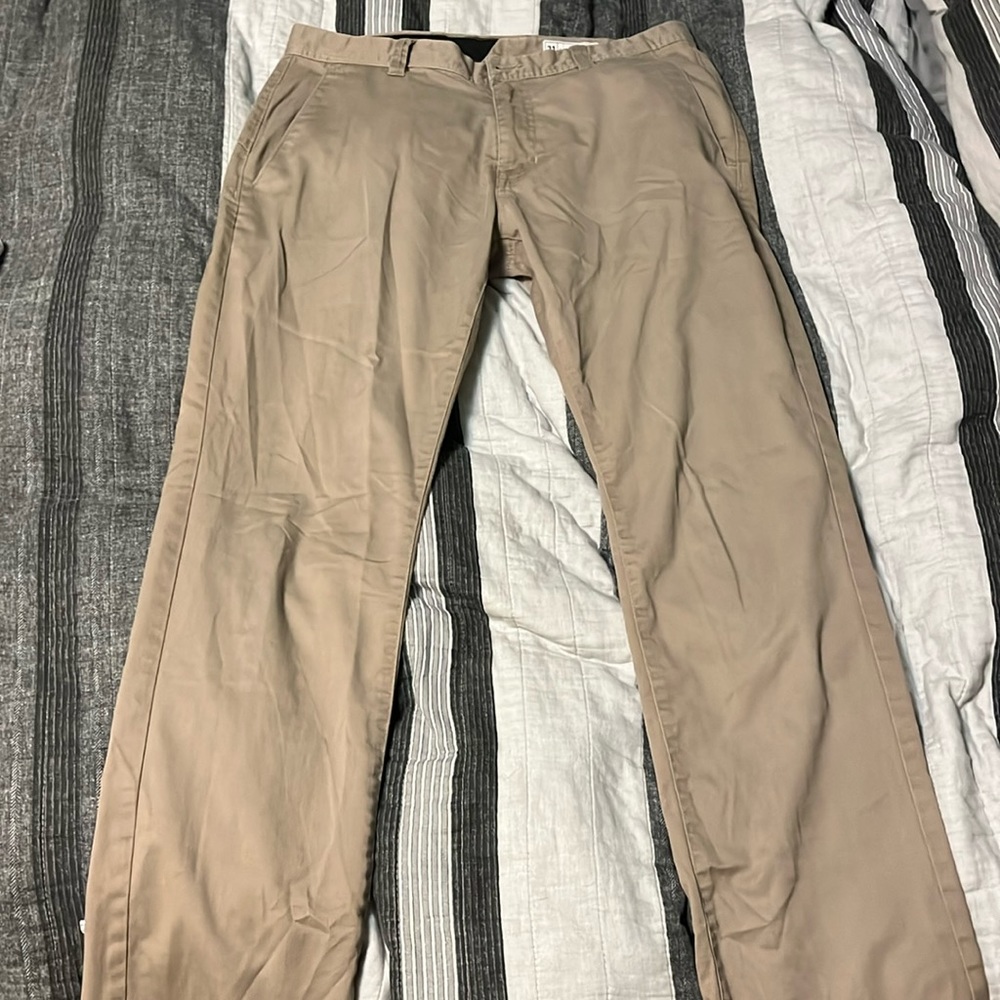 size 31 volcom khaki pants